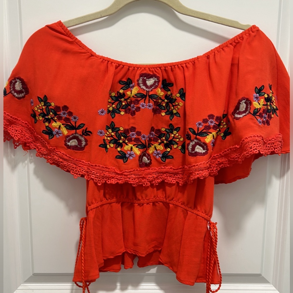 TOP || off-the-shoulder top